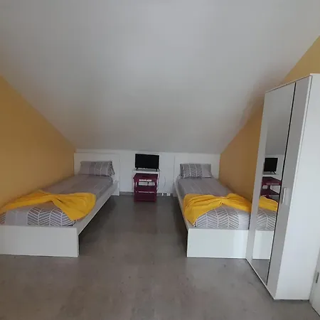Sofa Apartment *